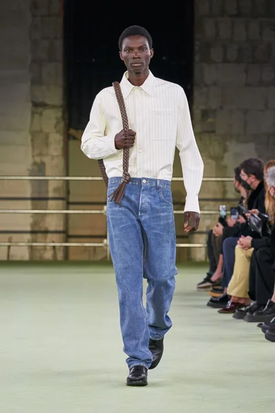 Look 2